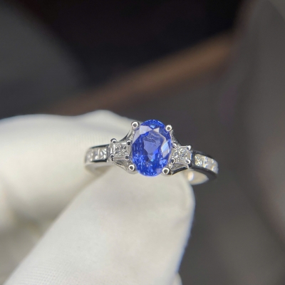 Nhẫn Vàng Trắng 14K Đá Chủ Sapphire Xanh Oval 